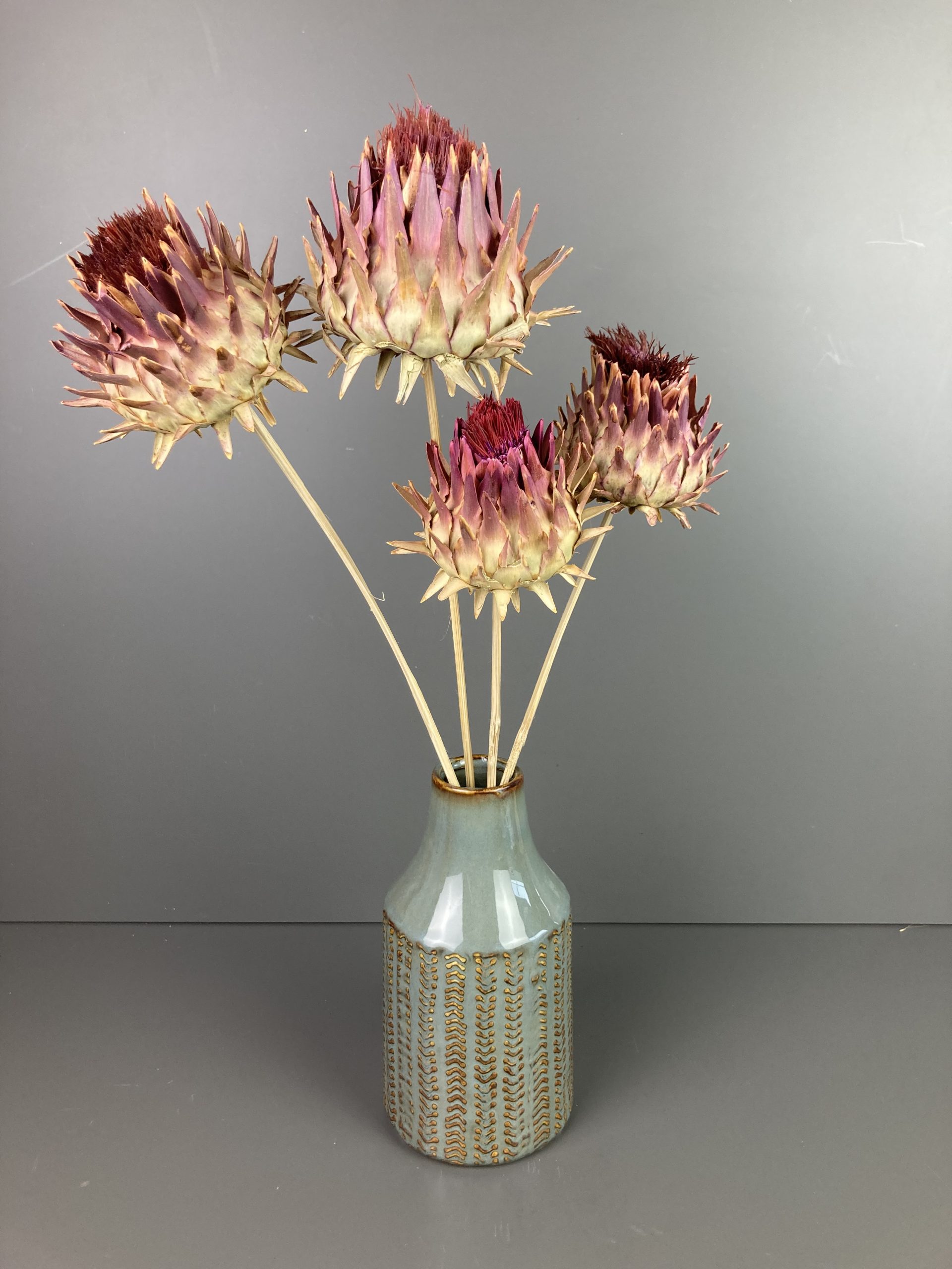 Getrocknete Artischocke, Cynara, Blüte auf Holzstab, 3 Stiele – Bild 5