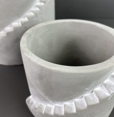 Blumentopf-Treppe, aus Beton