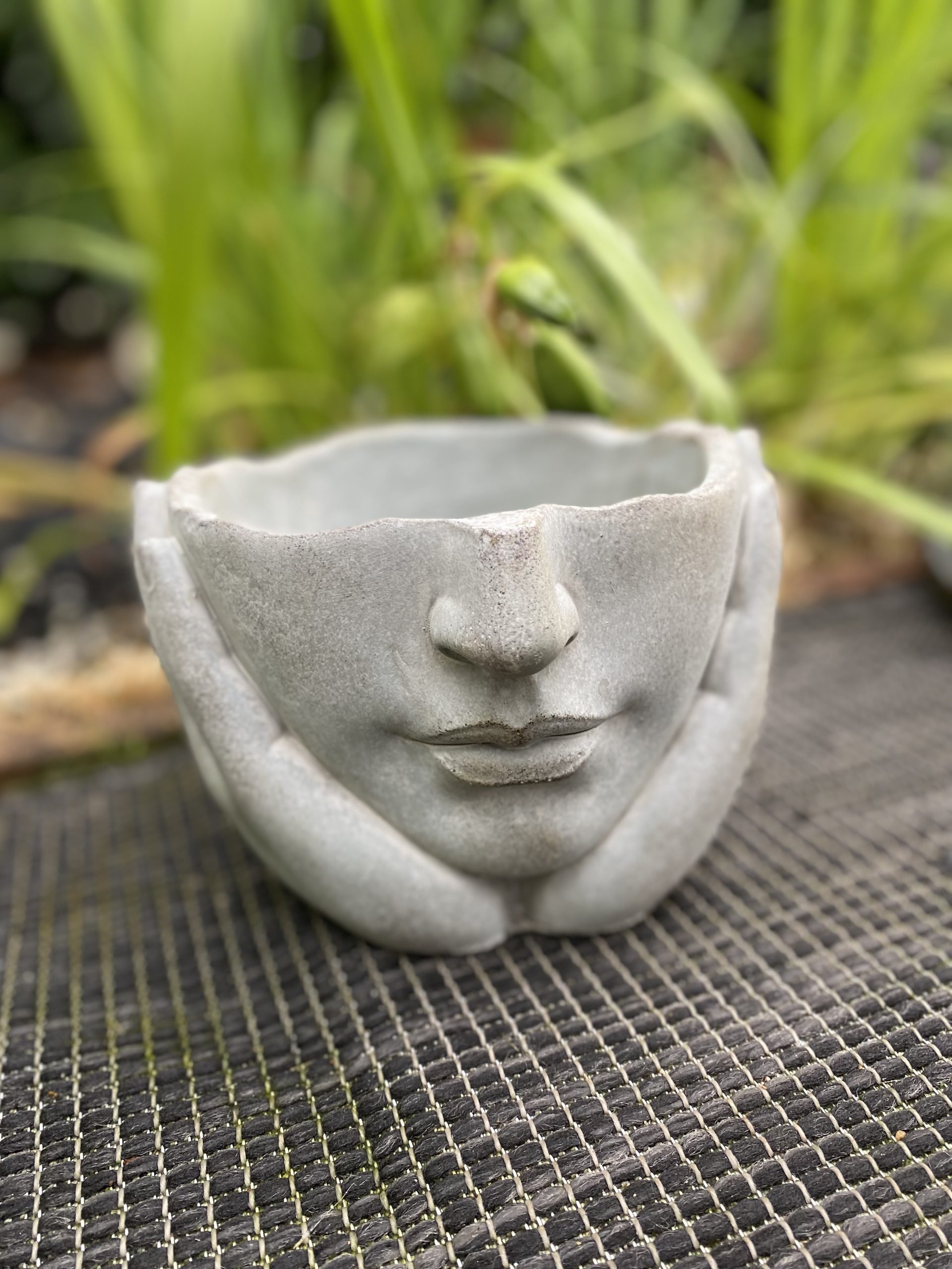 Blumentopf-Teresa - Hände - Zement Pflanztopf - Gartendeko