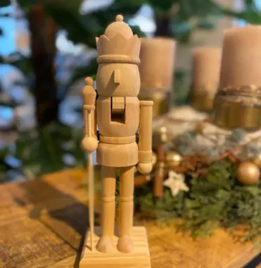 Wooden nutcracker - perfect for Christmas decorations in 2 different sizes