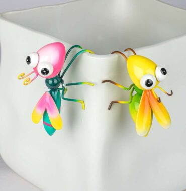 Metal wall beetle - metal beetle - decorative hanger - garden figure - metal insects - 2 colors