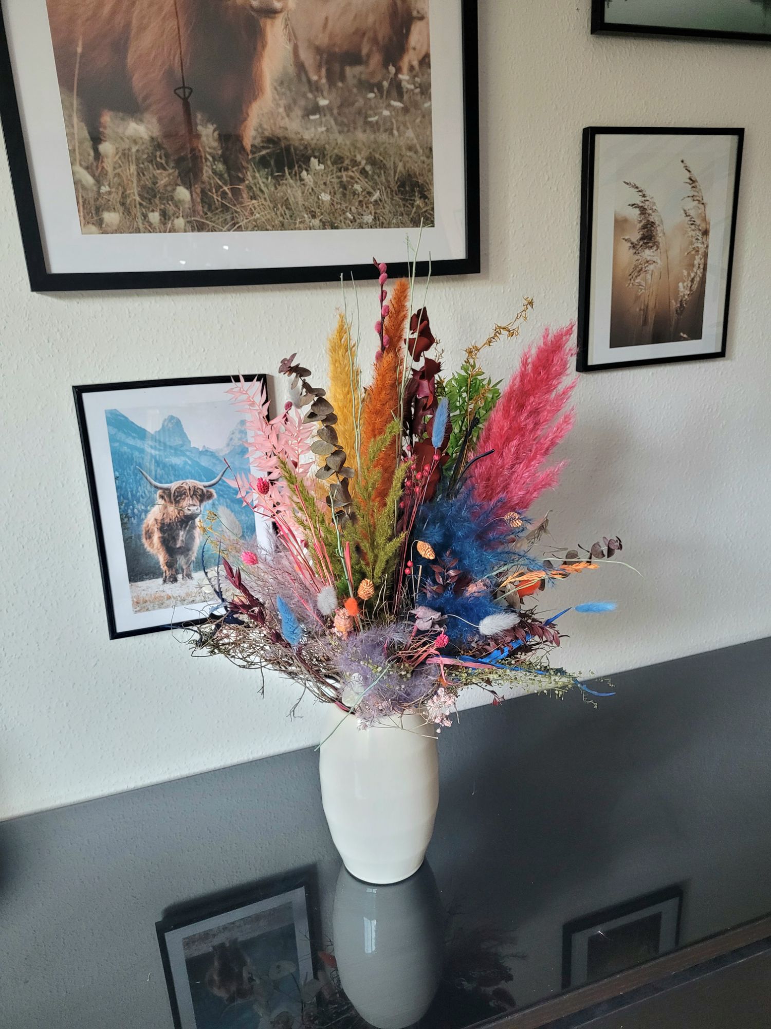 Bunter Trockenblumenstrauß "Carnevale" Farbige Dekoration mit Pampasgras & Eukalyptus – Bild 3